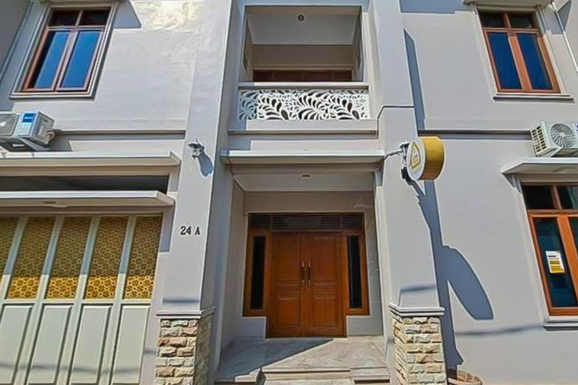 Hotel Reddoorz At Uma Arda Hometown